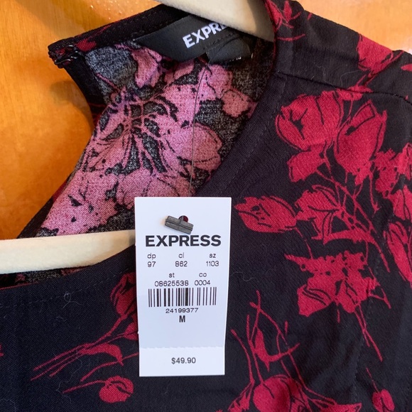 Express Ruffle Top - Picture 5 of 6